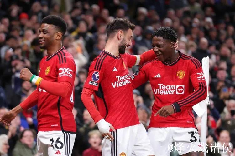 记者：除亚当斯外，曼联也关注伯恩茅斯另一位中场斯科特